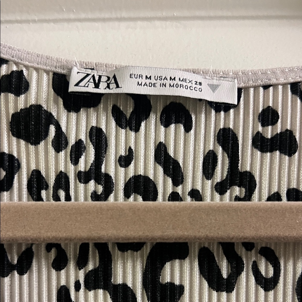 Zara Black and White Animal Print Blouse - Picture 2 of 3